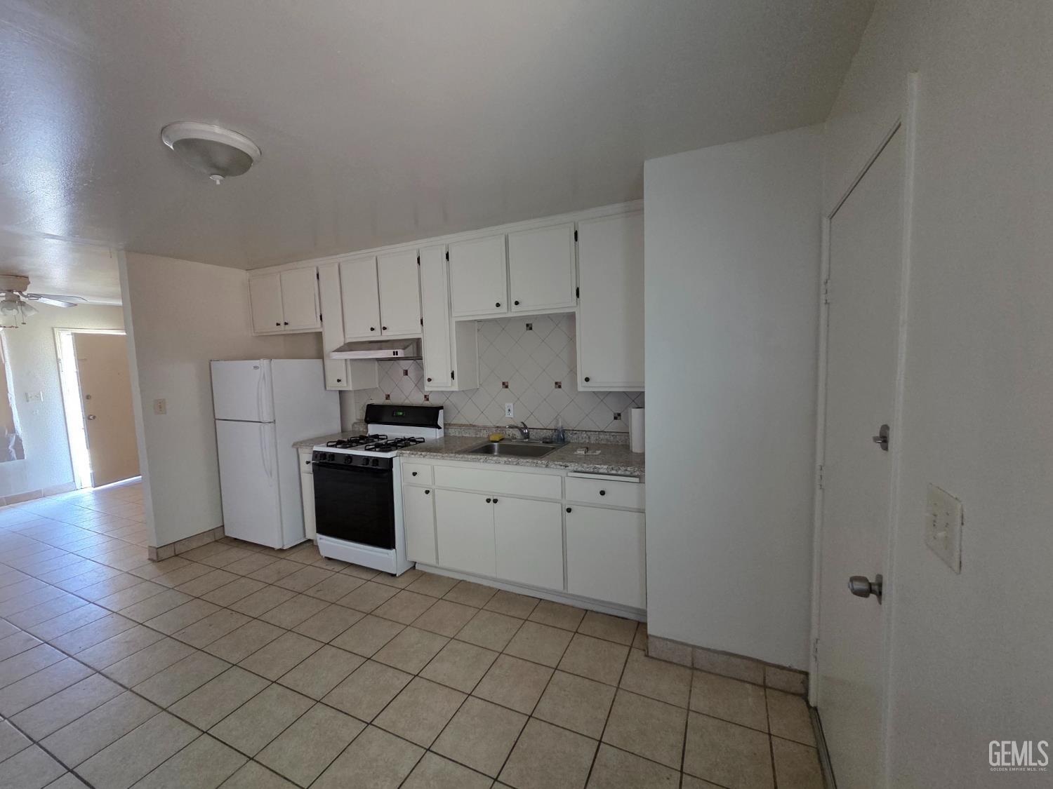514 Bates Avenue — photo 3