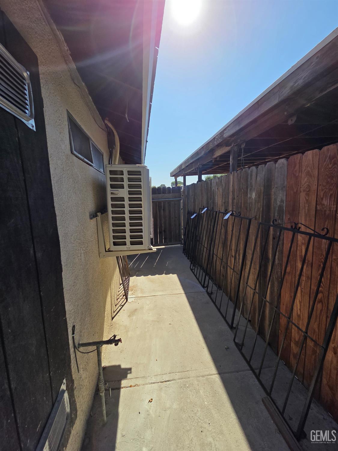 514 Bates Avenue — photo 11