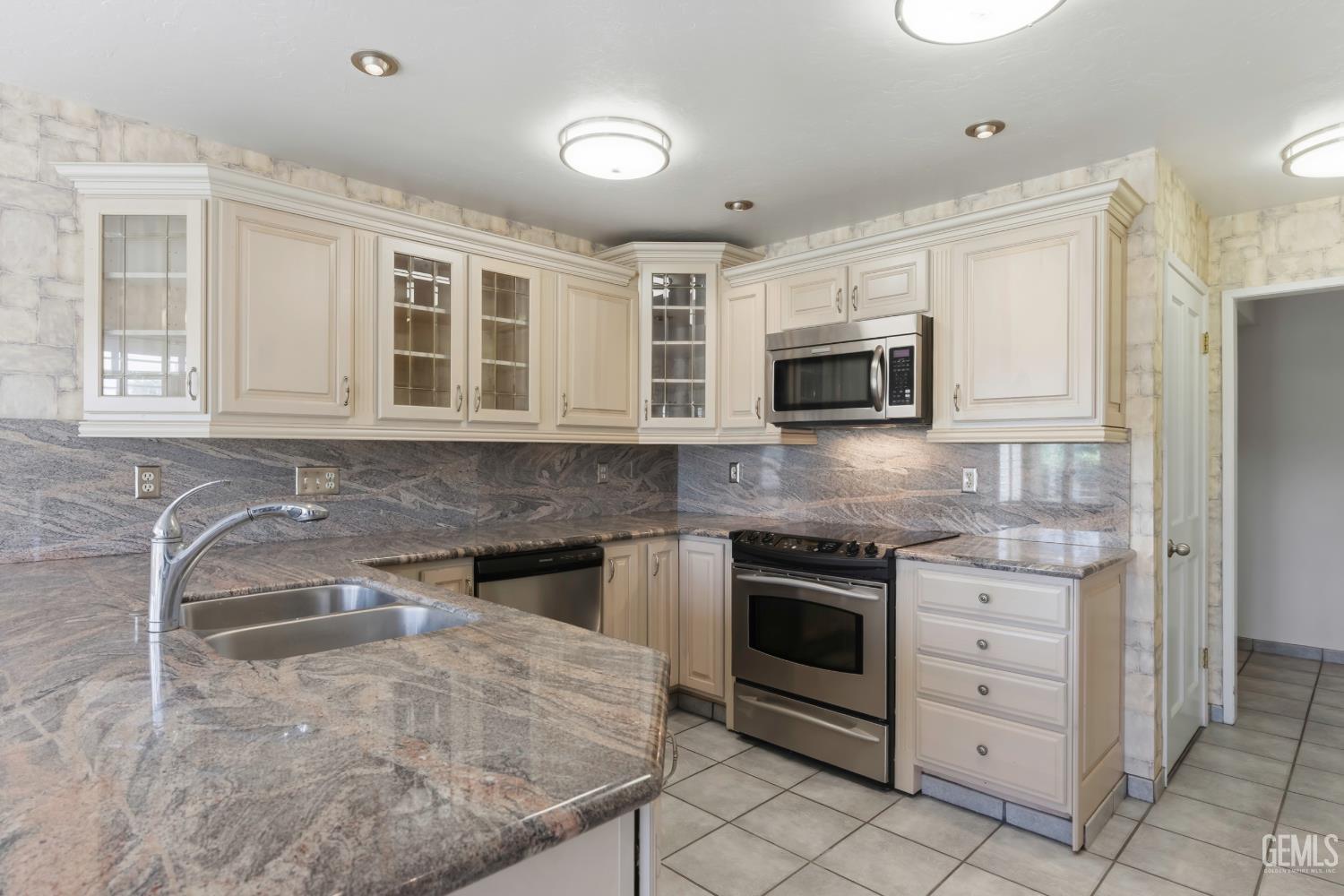 5517 Muirfield Drive — photo 27