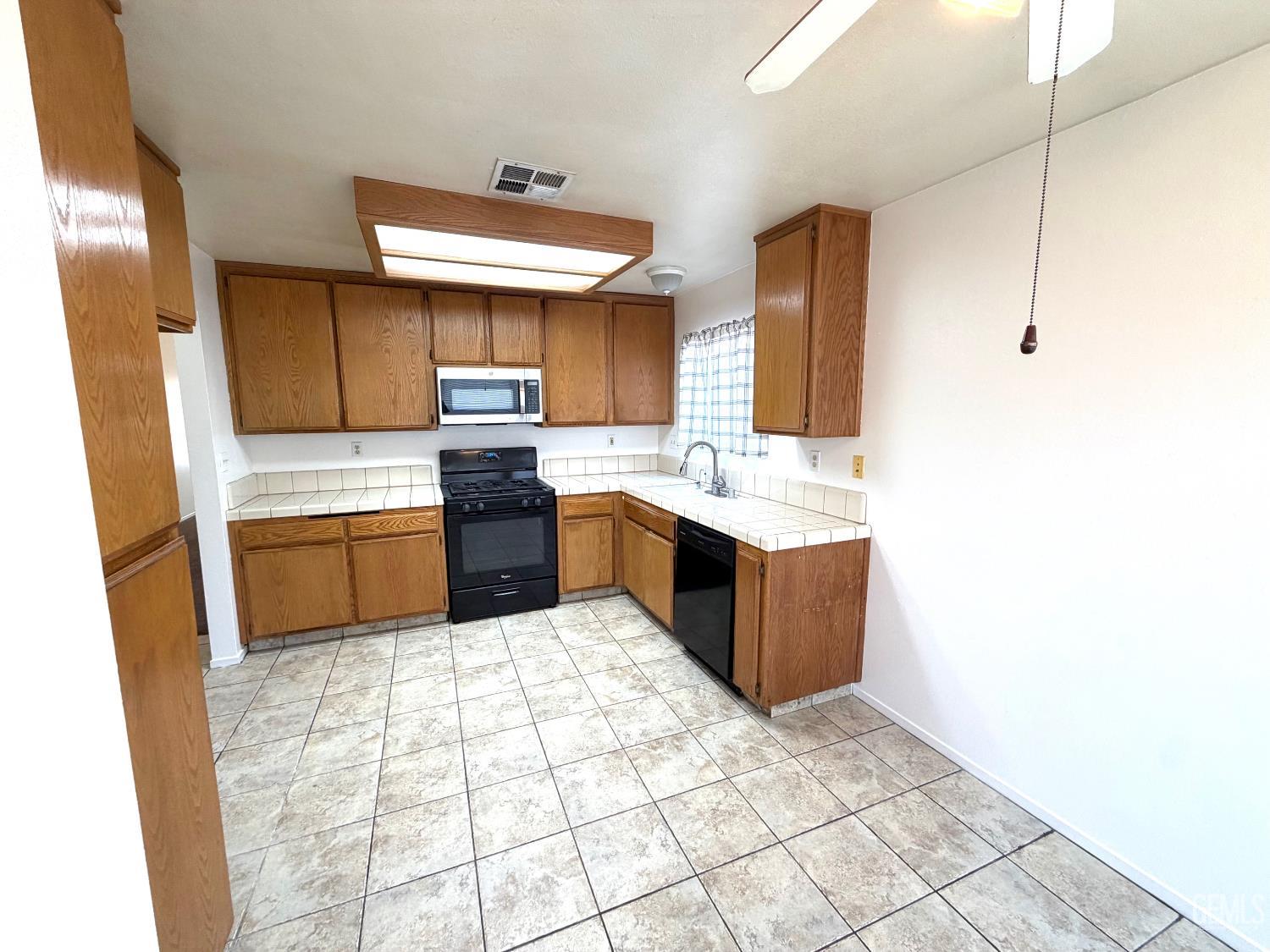6401 Caracas Court — photo 8