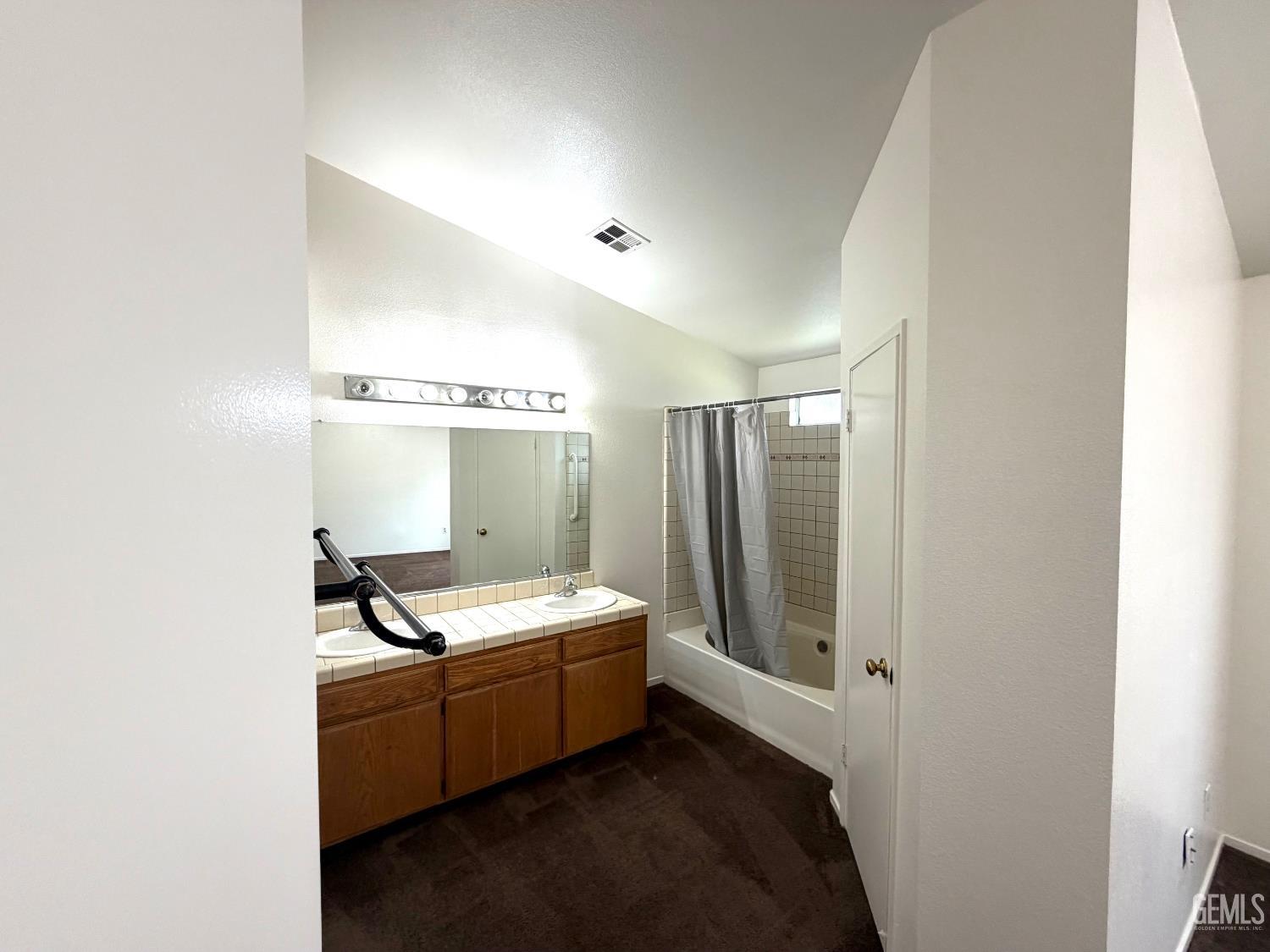 6401 Caracas Court — photo 12