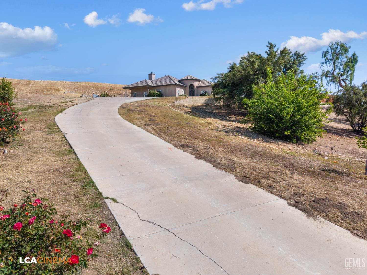 5053 N Hills Drive — photo 4