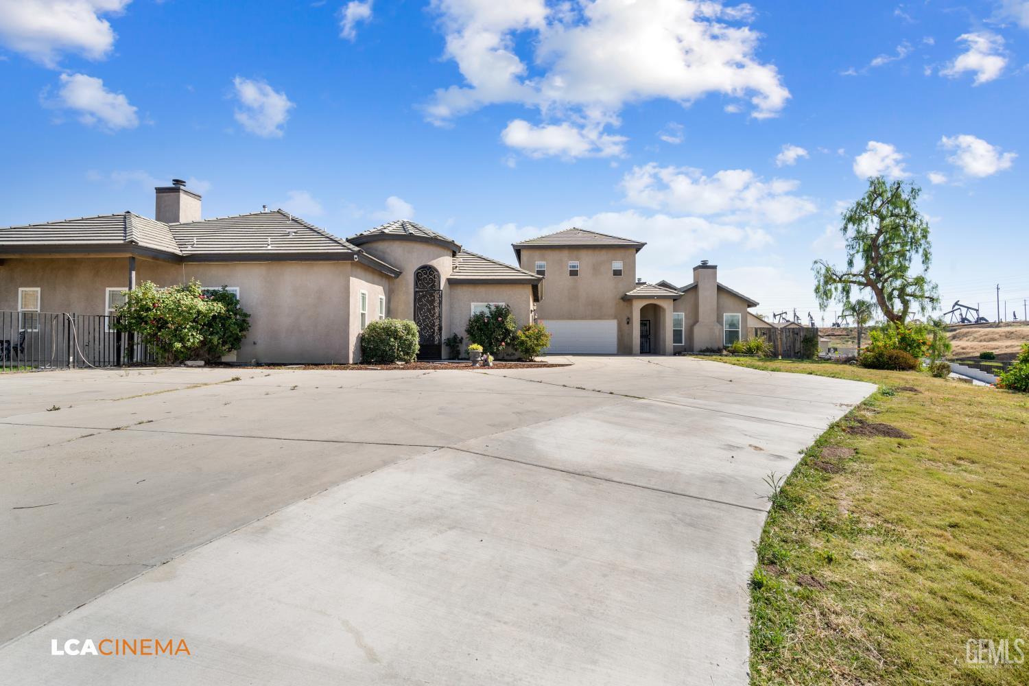 5053 N Hills Drive — photo 3