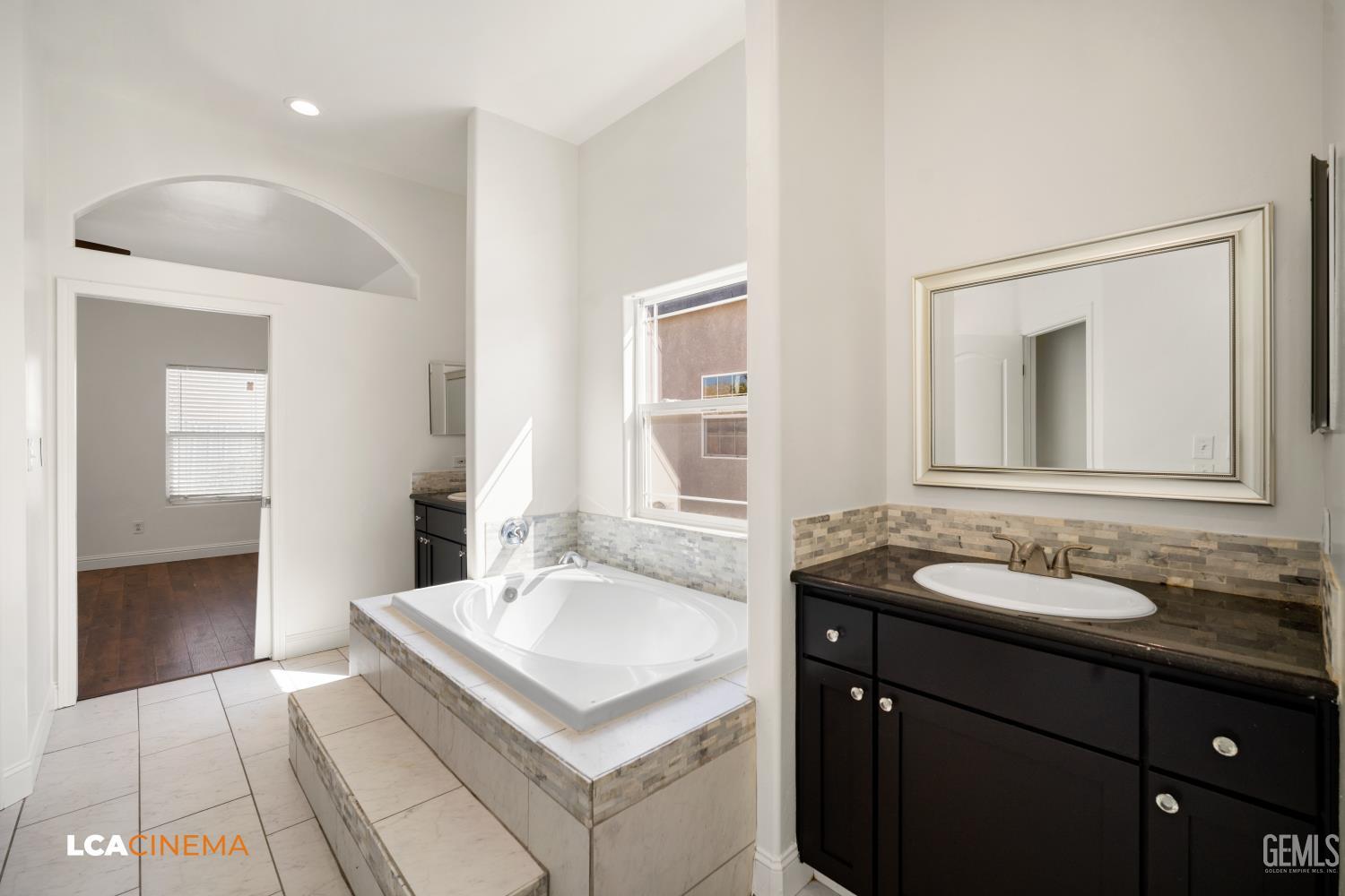 5053 N Hills Drive — photo 32