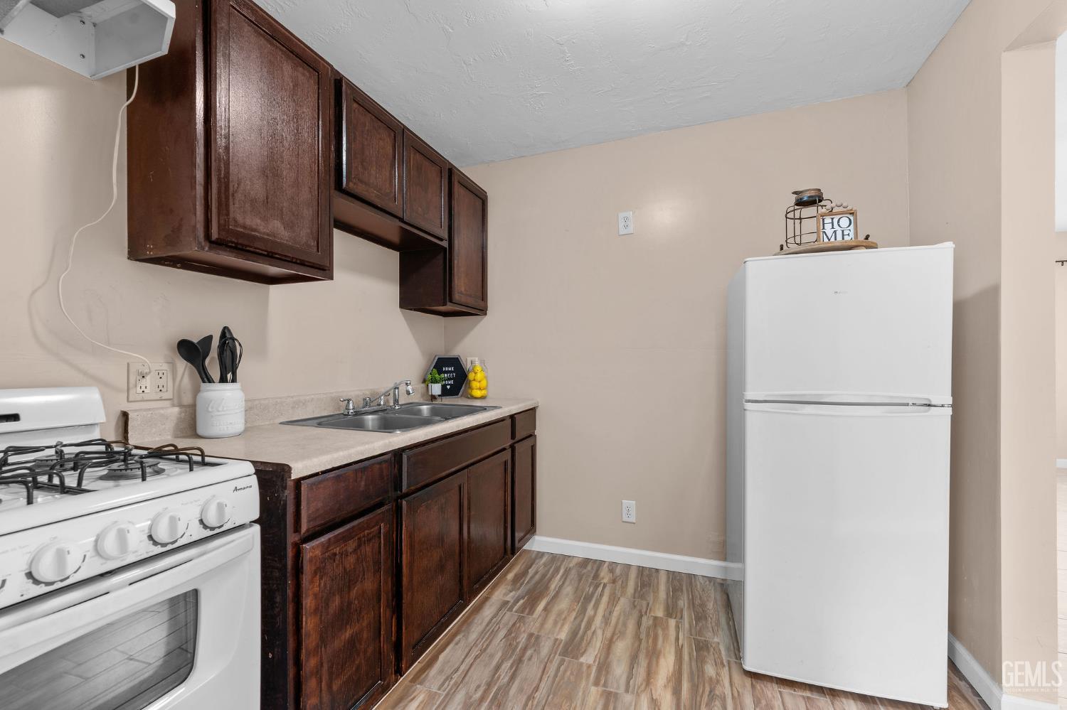 1114 Grant Drive — photo 5