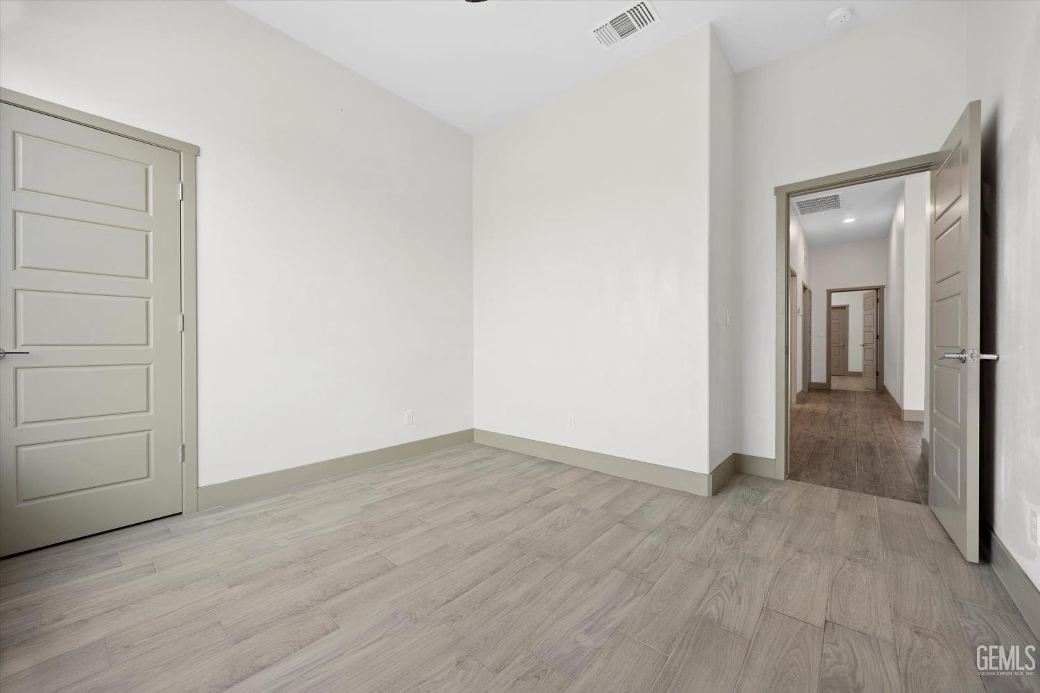 5913 Hawthorn Tree Lane — photo 13