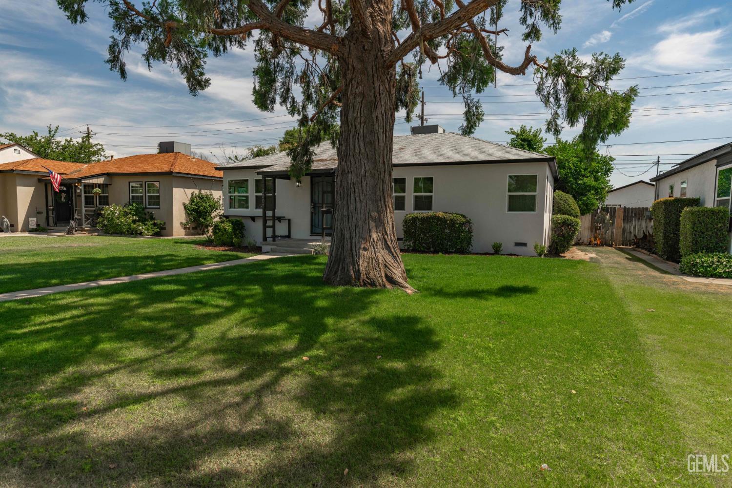 2907 Truxtun Avenue — photo 27