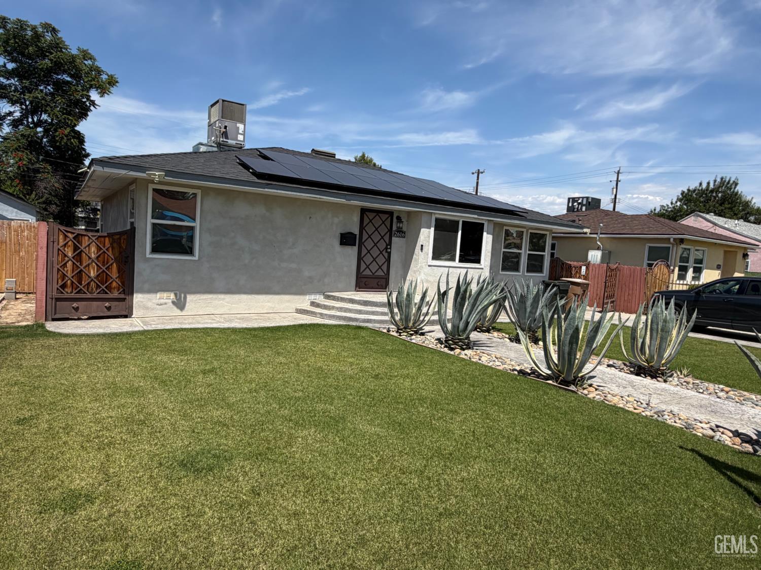 2616 Cherry Street — photo 3