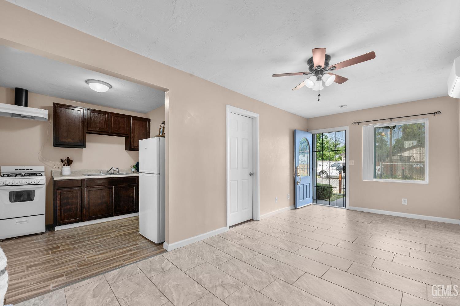 1114 Grant Drive — photo 4