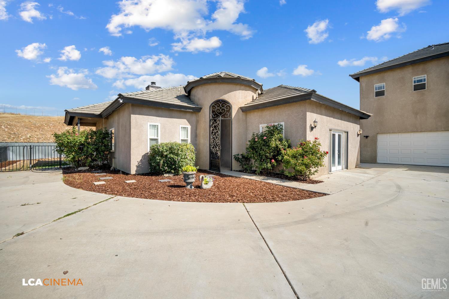 5053 N Hills Drive — photo 2