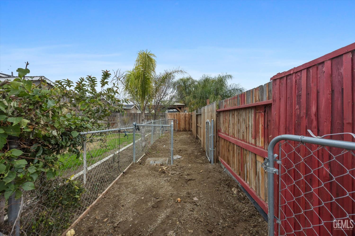 5913 Hawthorn Tree Lane — photo 17