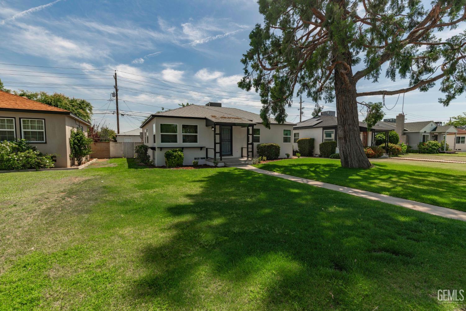 2907 Truxtun Avenue — photo 25