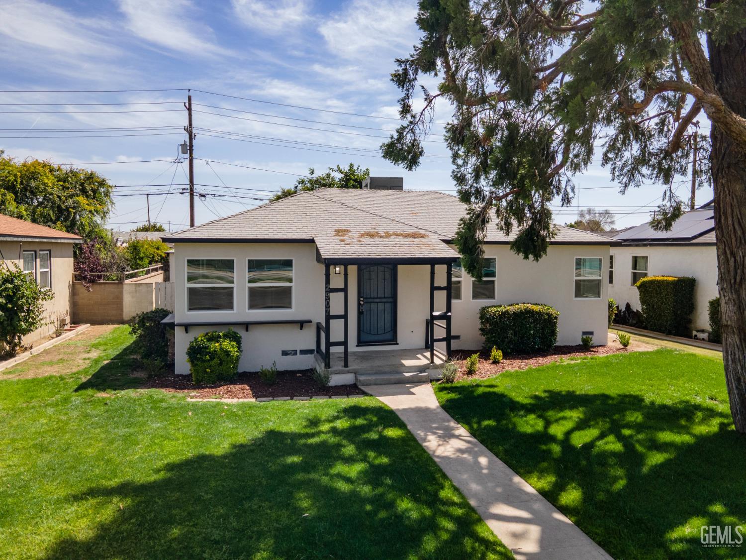 2907 Truxtun Avenue — photo 7