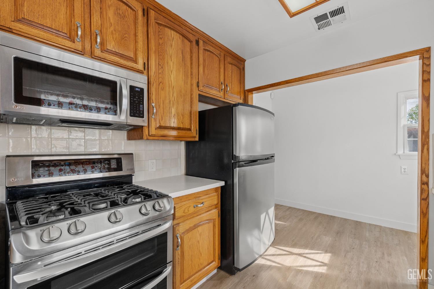 2416 Barnett Street — photo 16