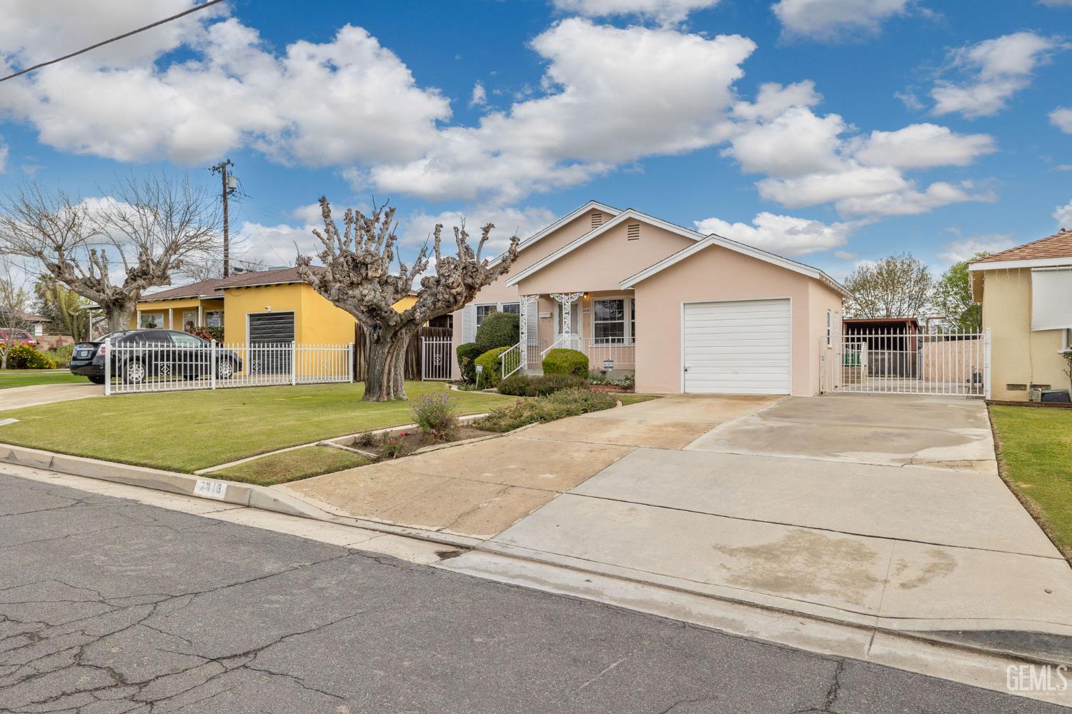 2416 Barnett Street — photo 2