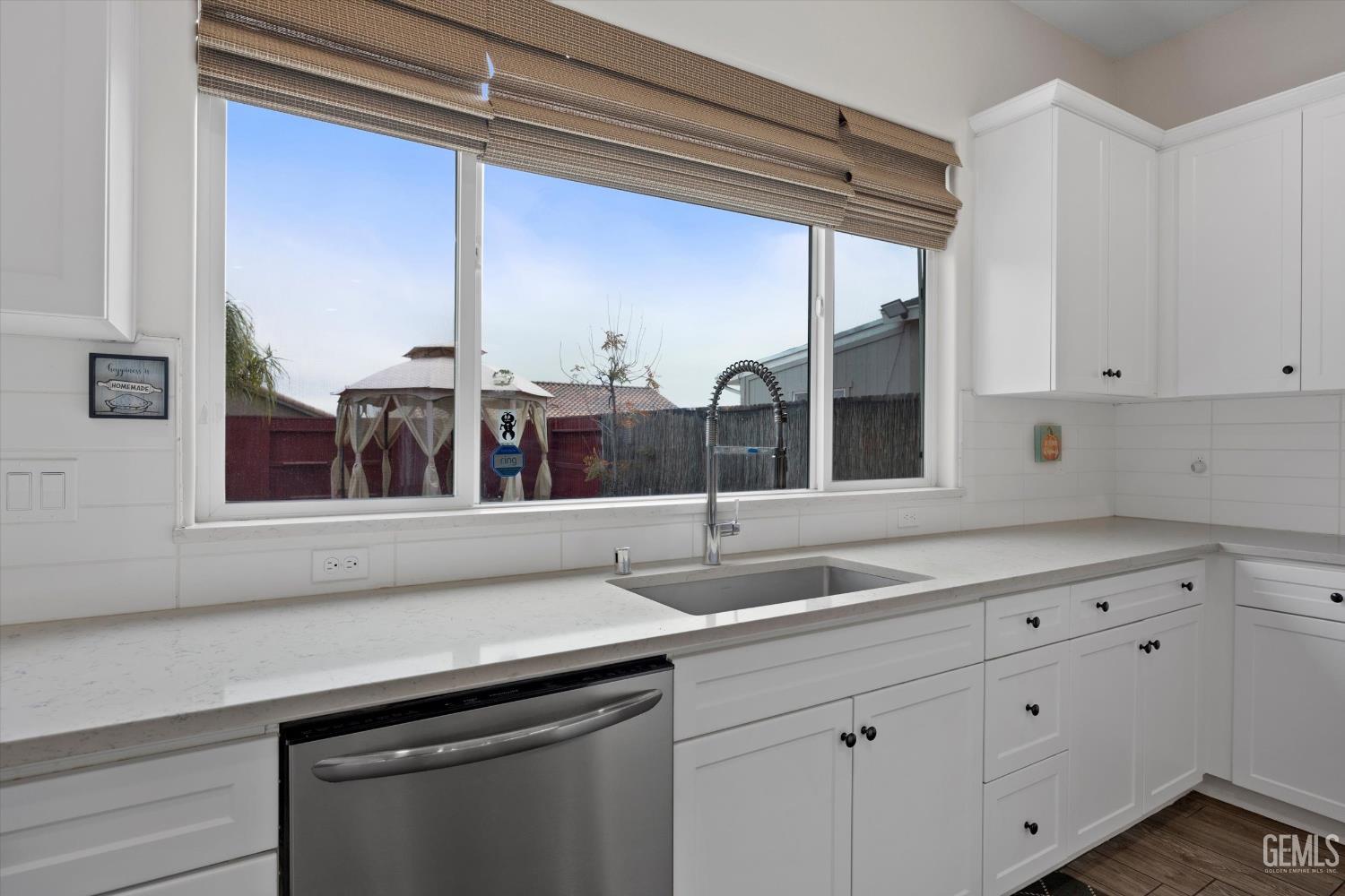 5913 Hawthorn Tree Lane — photo 9