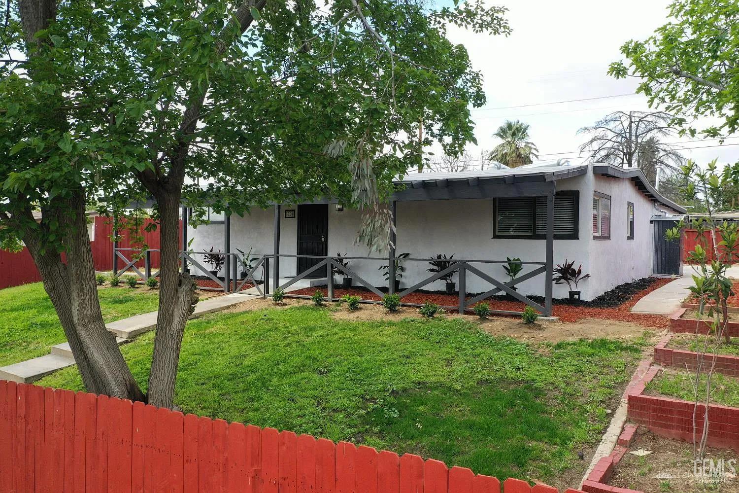 3300 Bucknell Street — photo 2