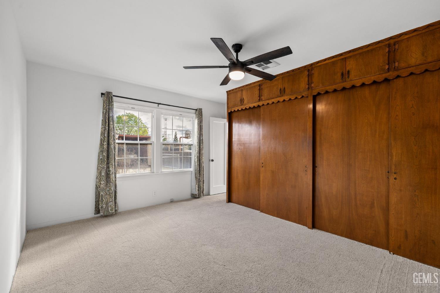 2416 Barnett Street — photo 32
