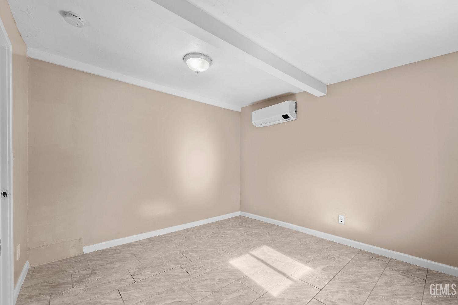 1114 Grant Drive — photo 12