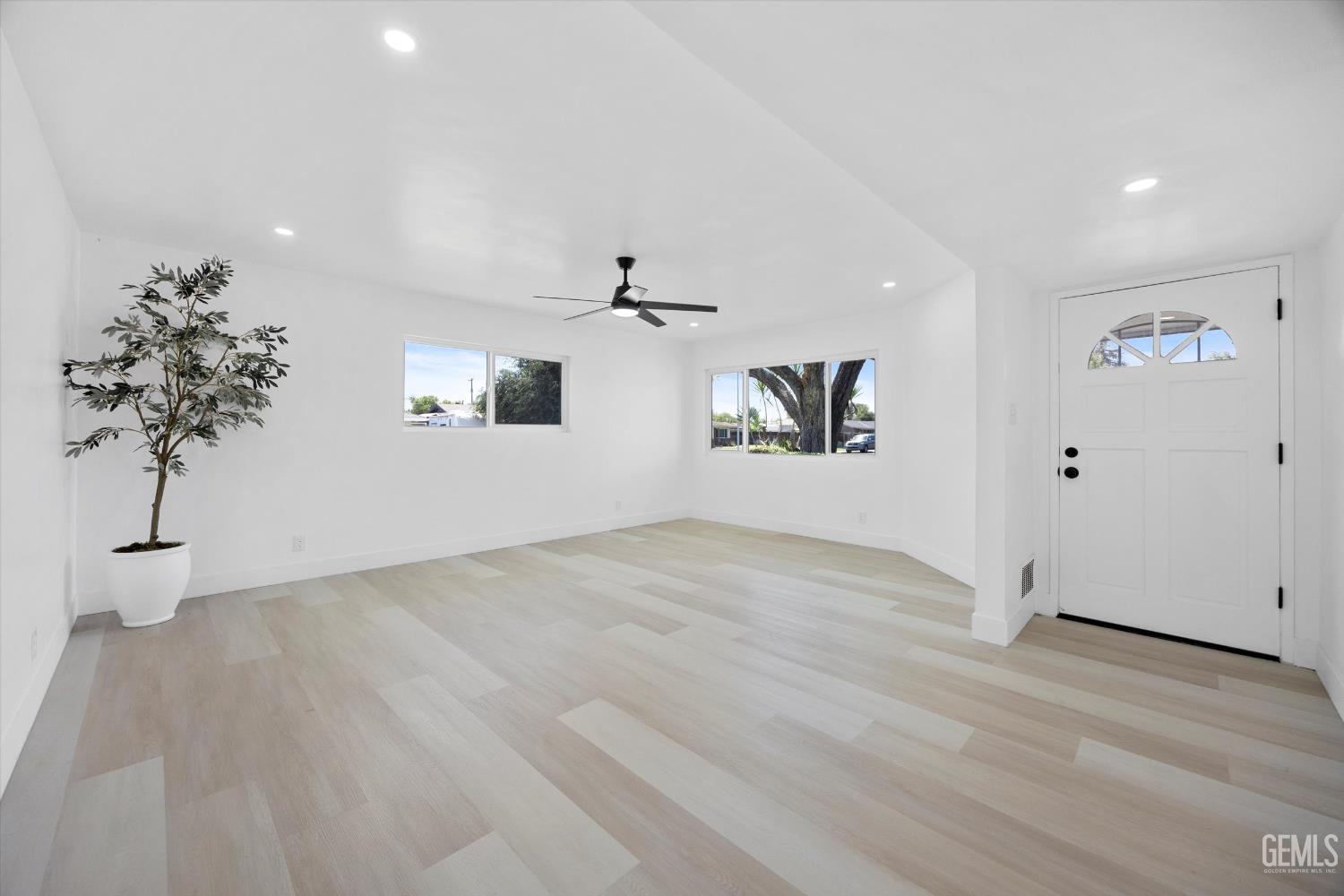 6000 Eugene Place — photo 8