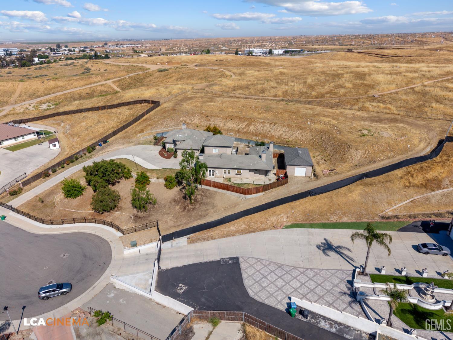 5053 N Hills Drive — photo 8