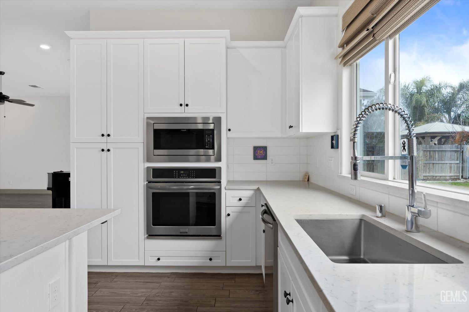 5913 Hawthorn Tree Lane — photo 8