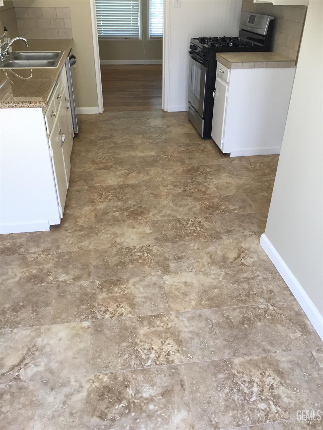2915 Pine Street — photo 8