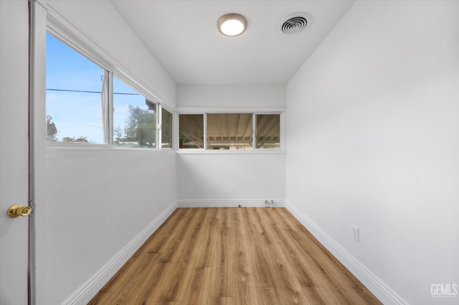 600 Olive Street — photo 6