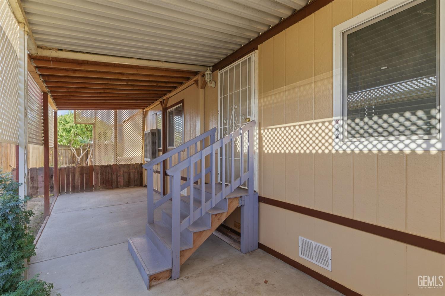 1301 Taft Hwy — photo 46