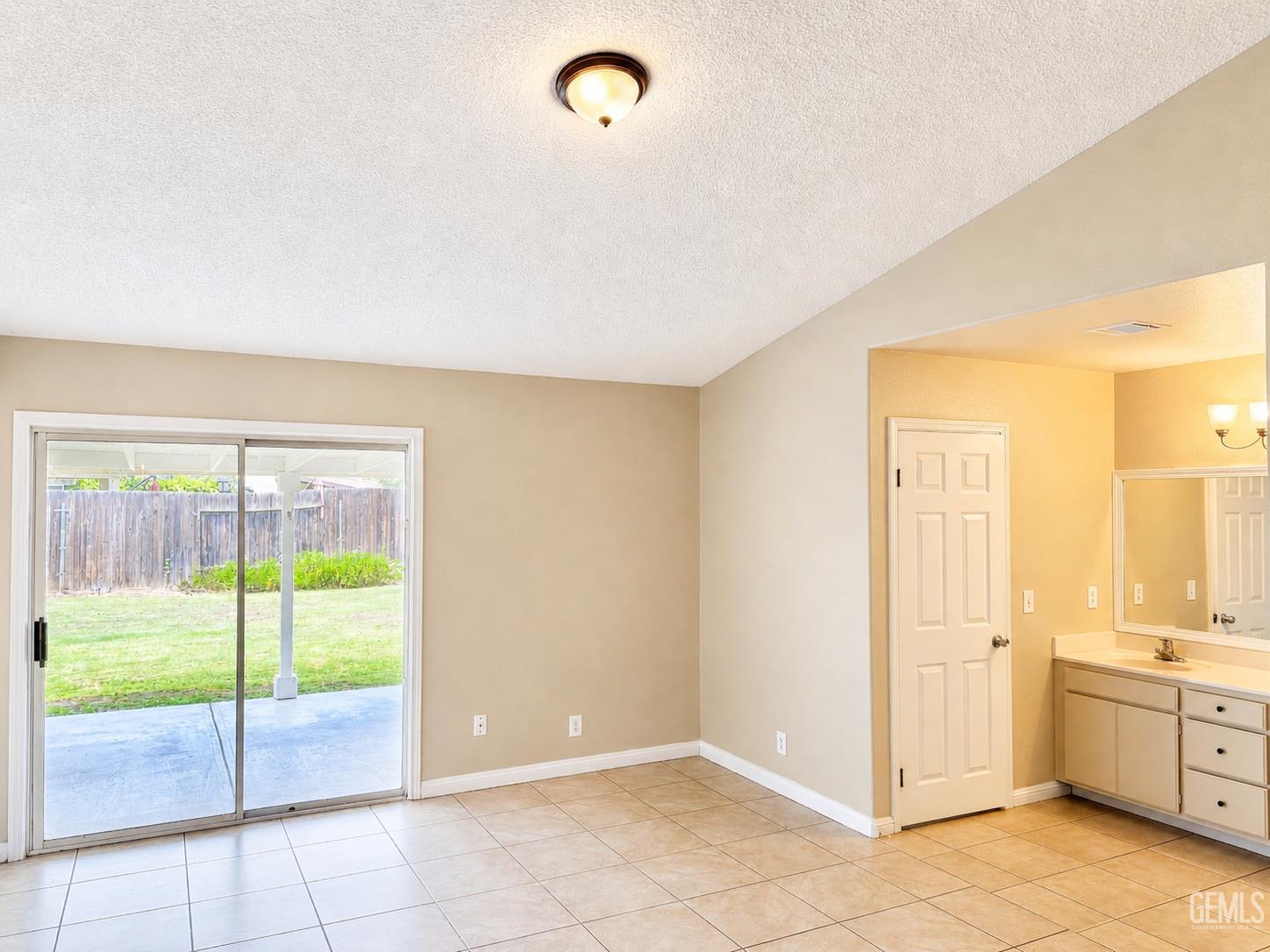 3125 Silver Spur Way — photo 7