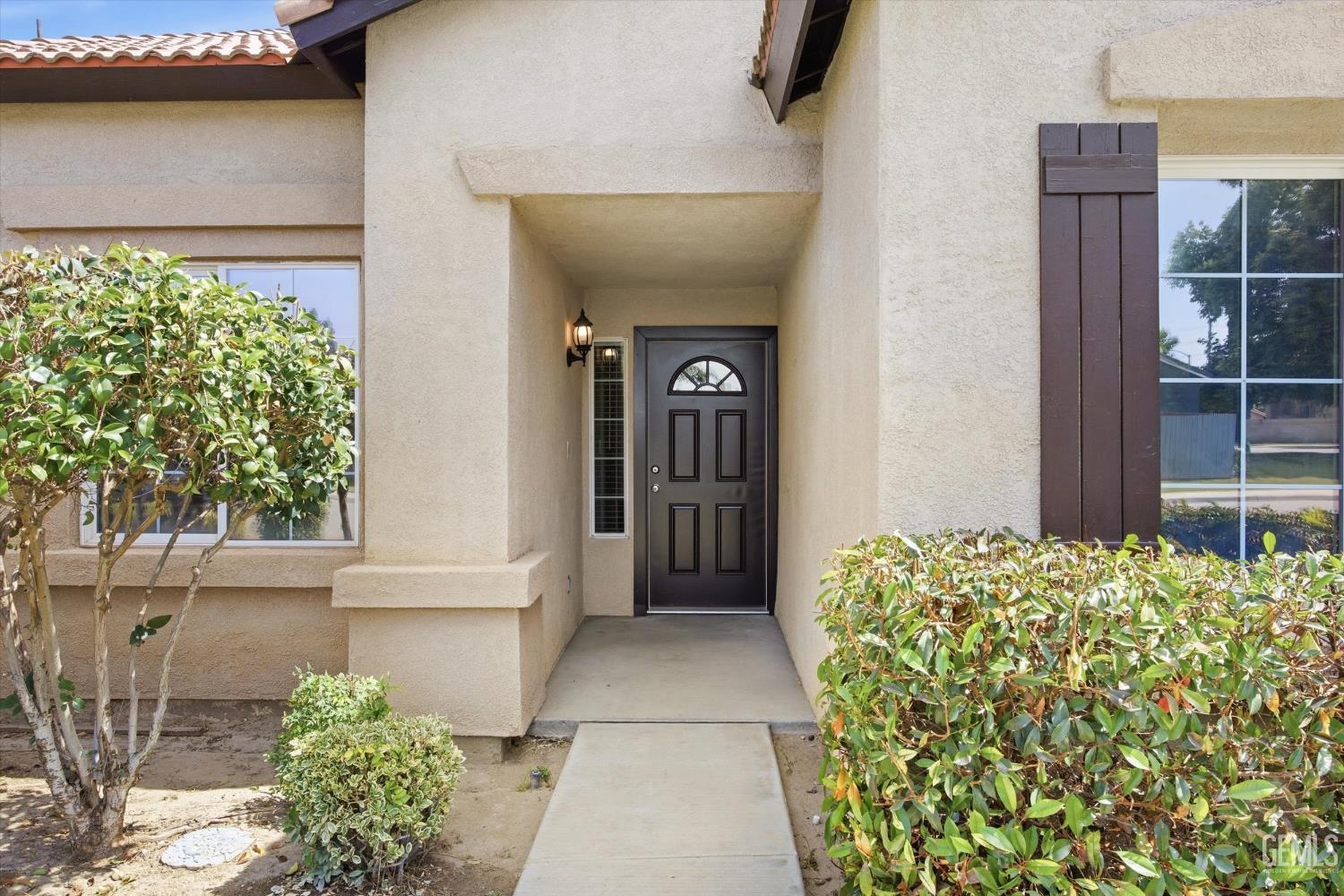 10110 Pyramid Peak Drive — photo 4