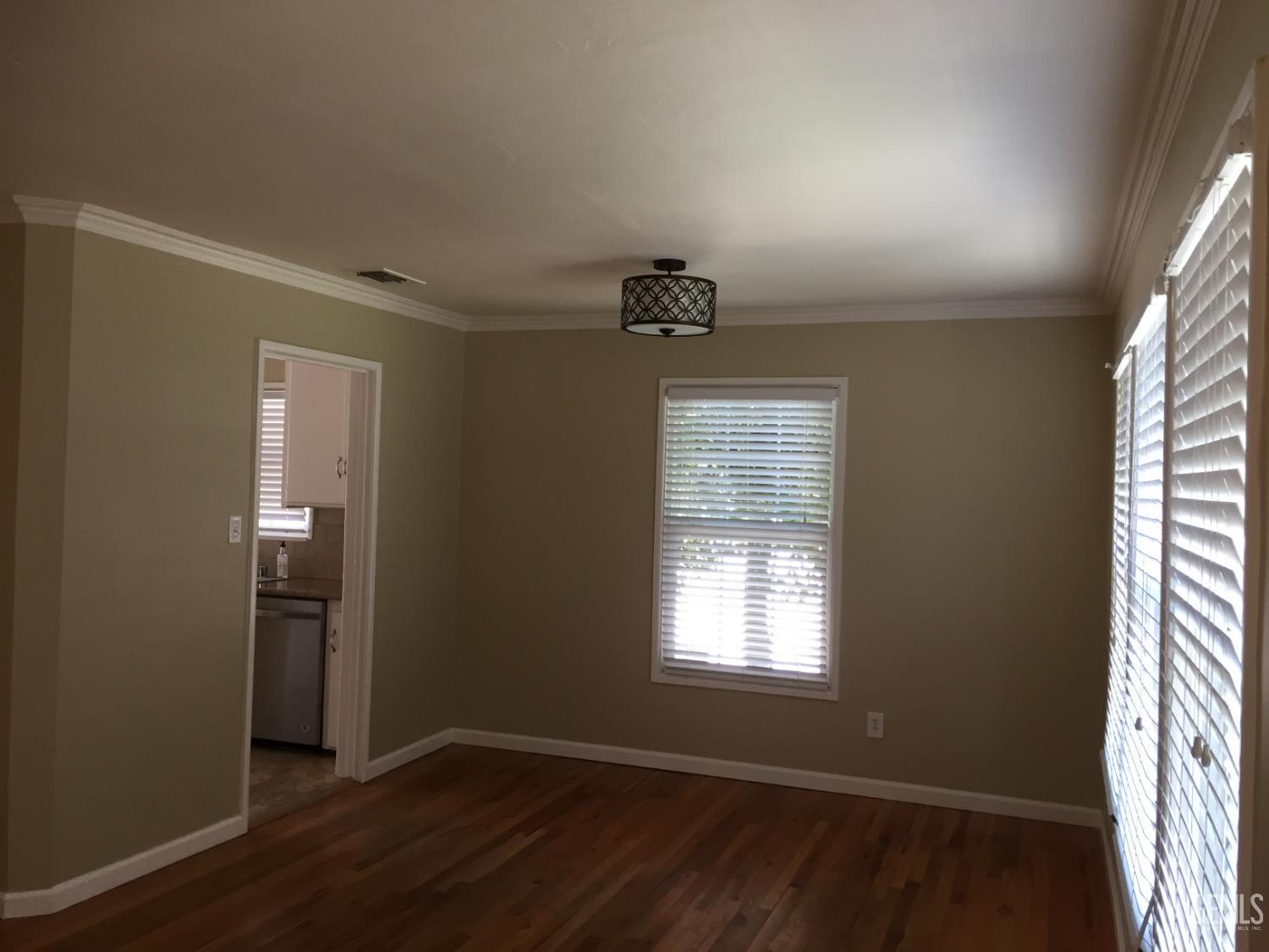 2915 Pine Street — photo 2