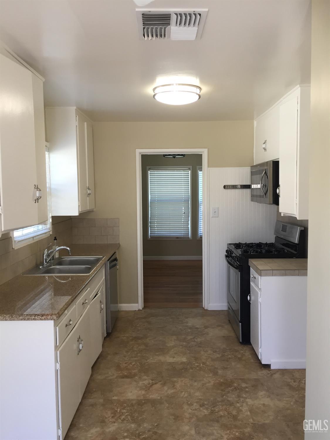 2915 Pine Street — photo 5