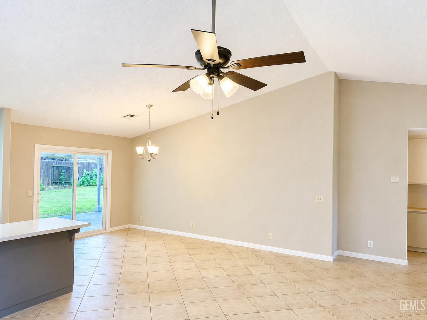3125 Silver Spur Way — photo 3