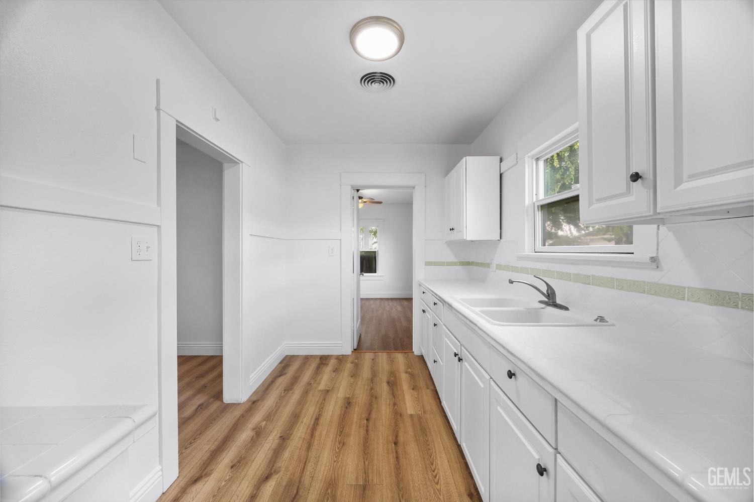 600 Olive Street — photo 5