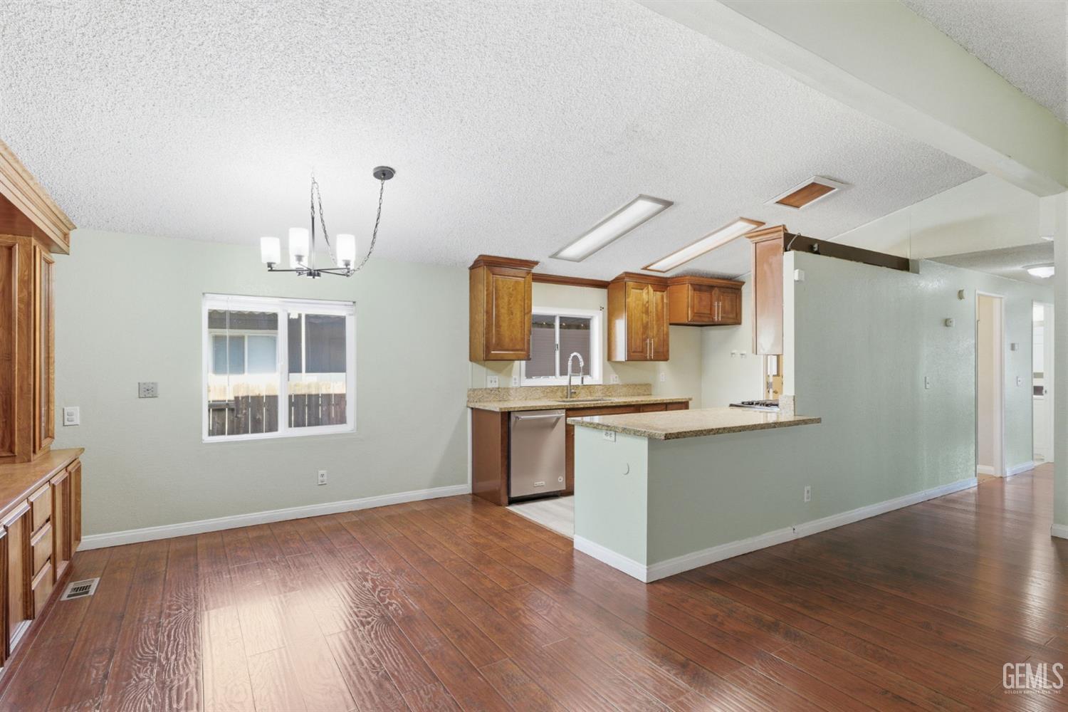 1301 Taft Hwy — photo 16