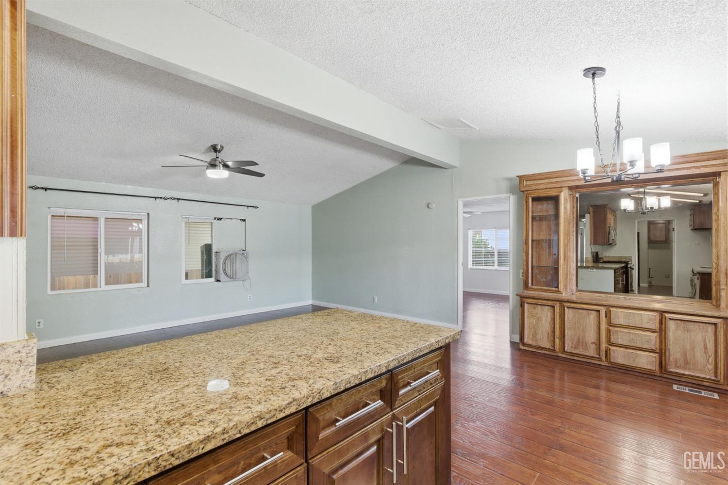 1301 Taft Hwy — photo 25