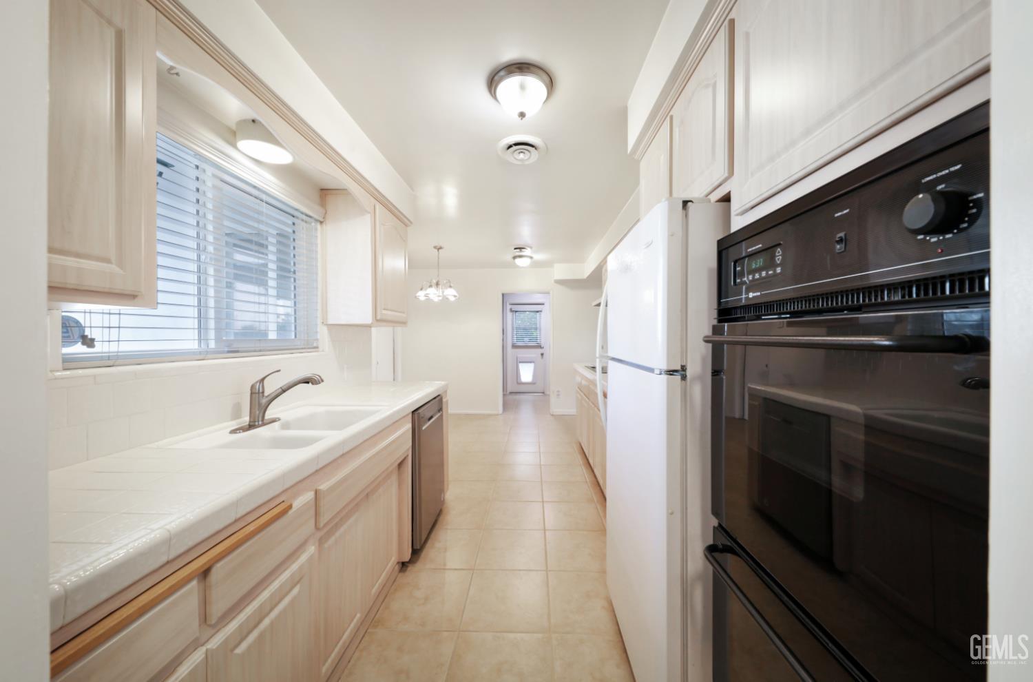 3207 Candlewood Drive — photo 18