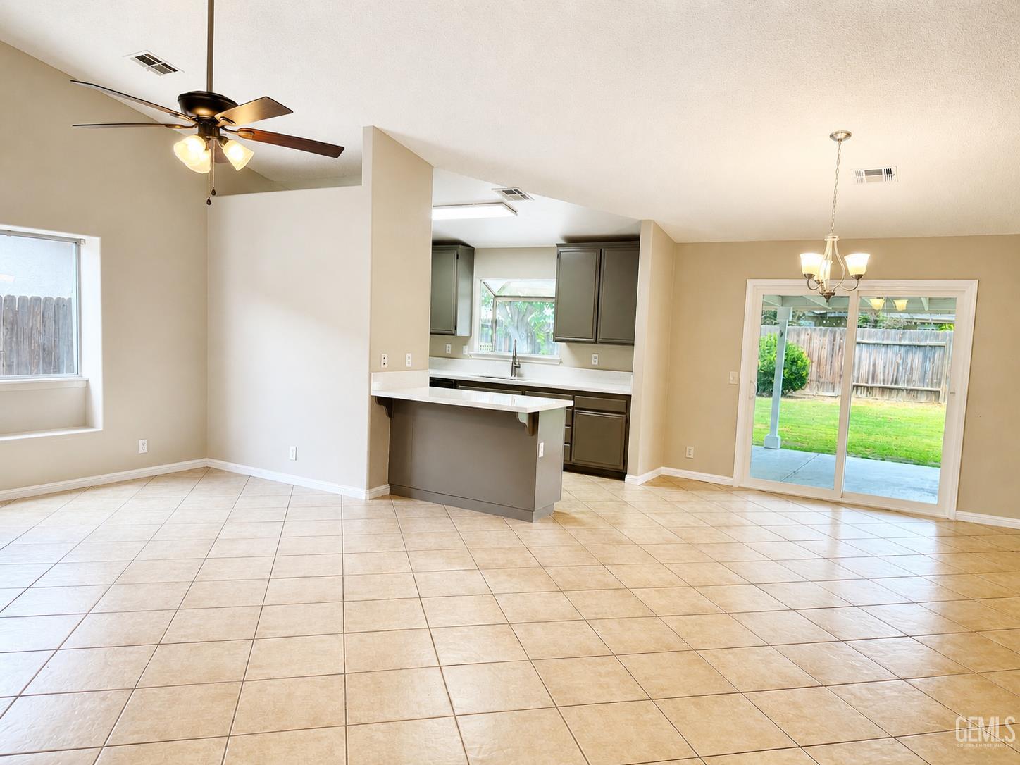 3125 Silver Spur Way — photo 2
