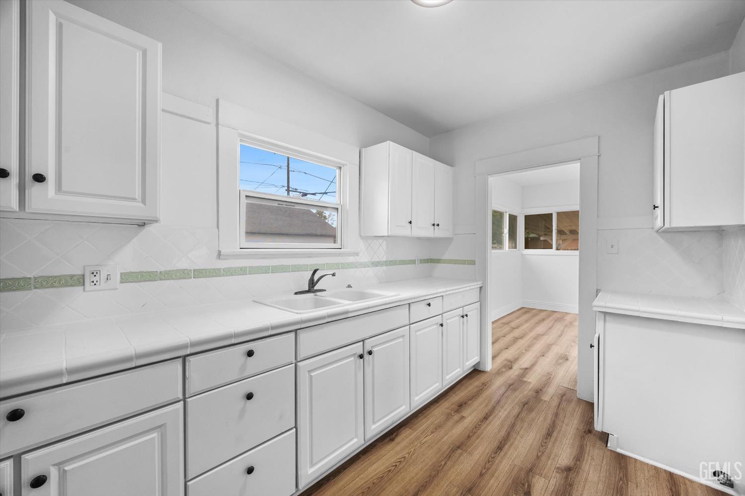 600 Olive Street — photo 3