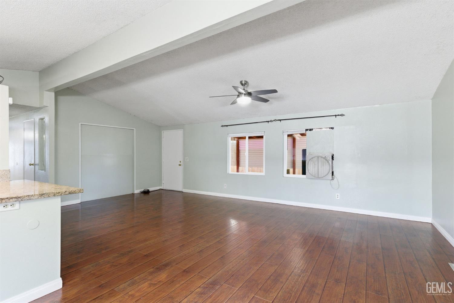 1301 Taft Hwy — photo 9