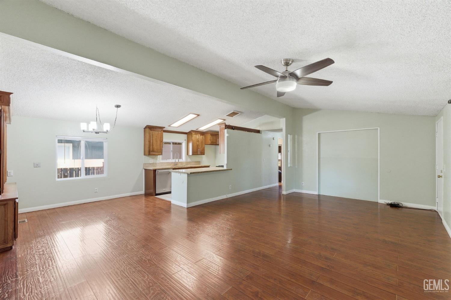 1301 Taft Hwy — photo 11