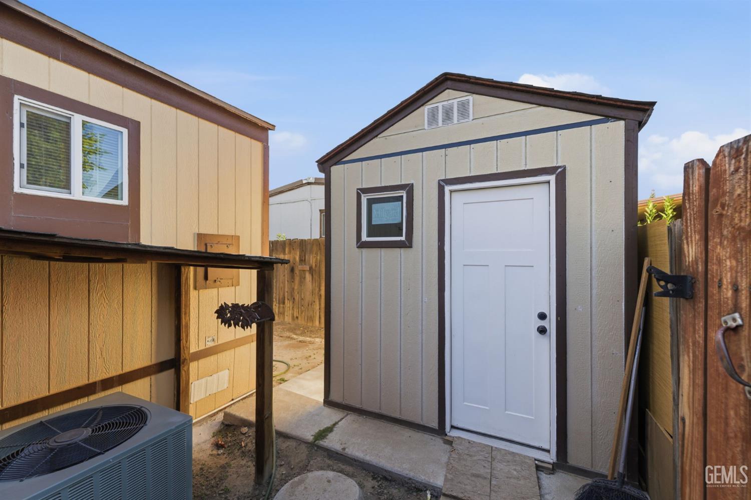 1301 Taft Hwy — photo 49