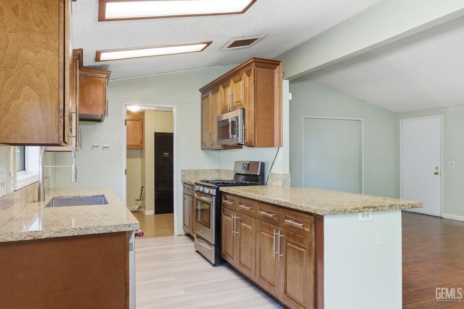1301 Taft Hwy — photo 18