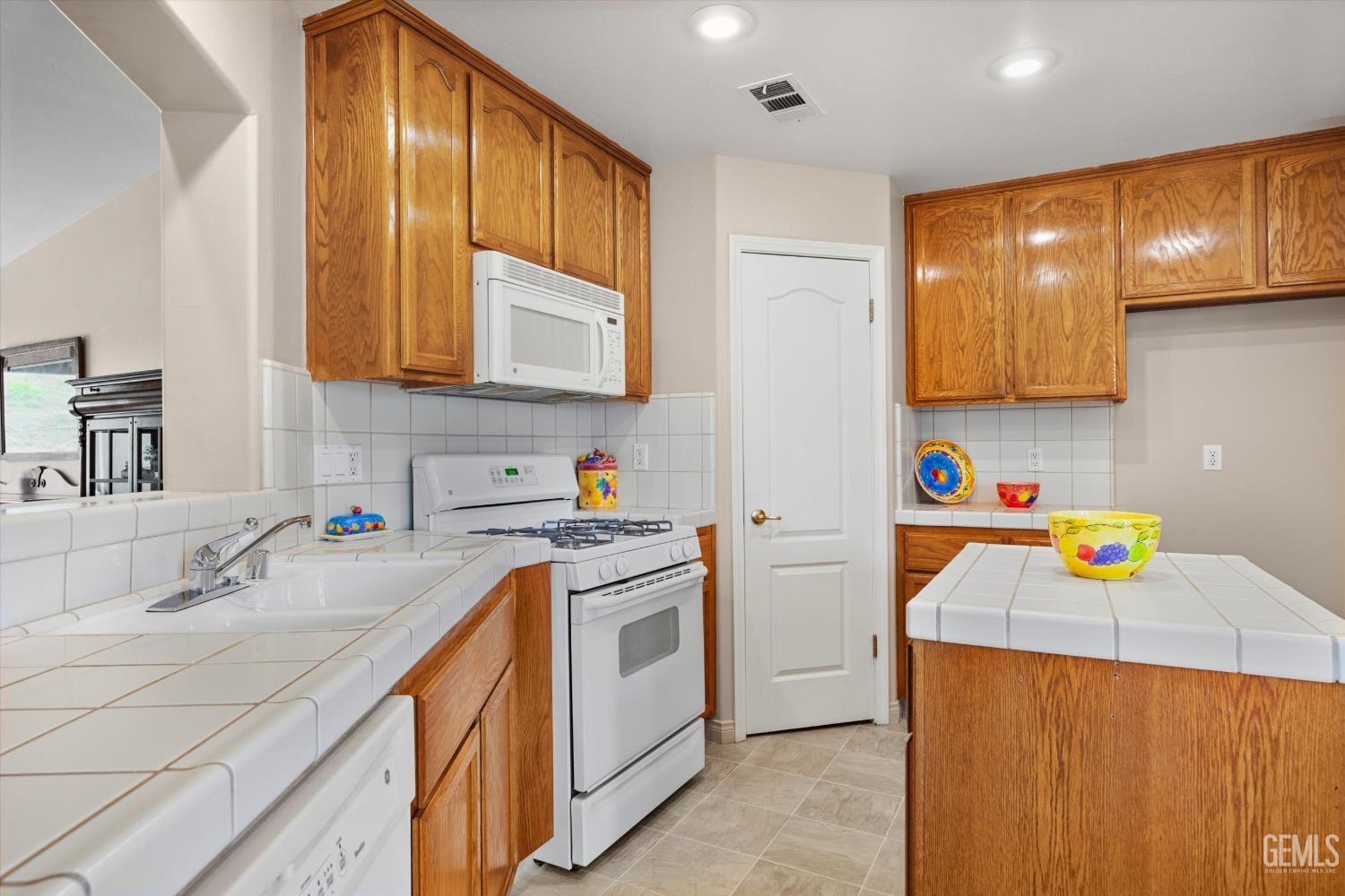 232 Camwood Avenue — photo 31