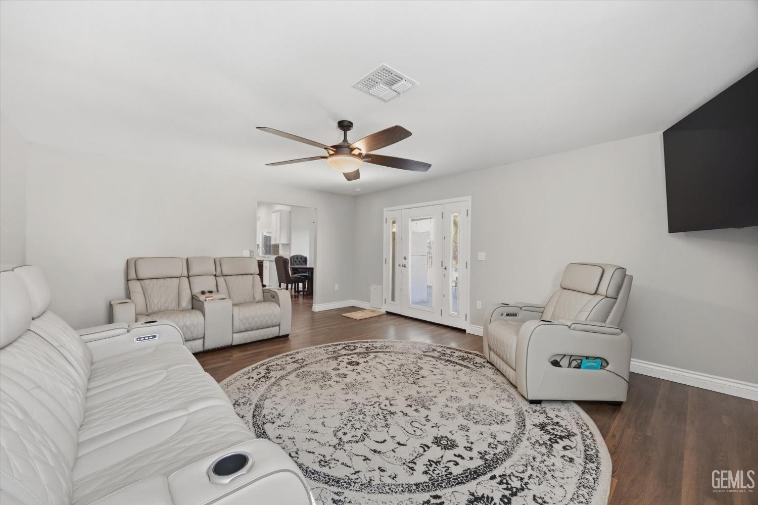 11618 Jimrik Avenue — photo 11