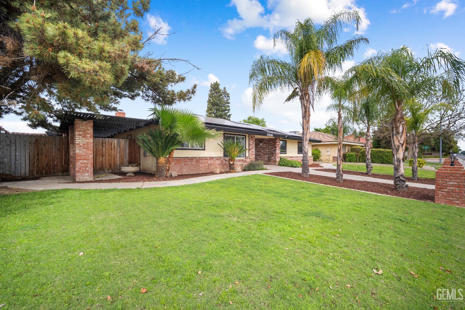 7916 Olive Drive — photo 3