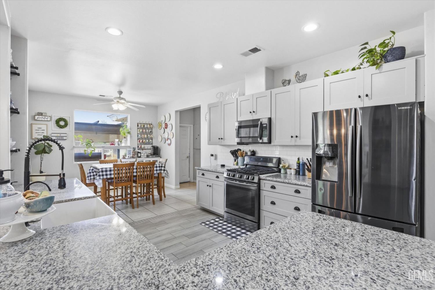 13127 Robertson Street — photo 27