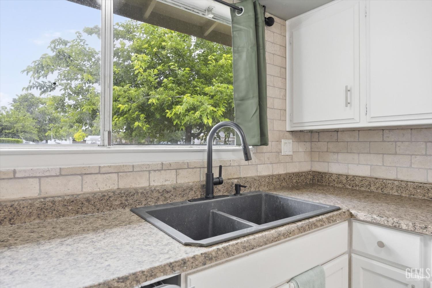 1205 McKinley Avenue — photo 9