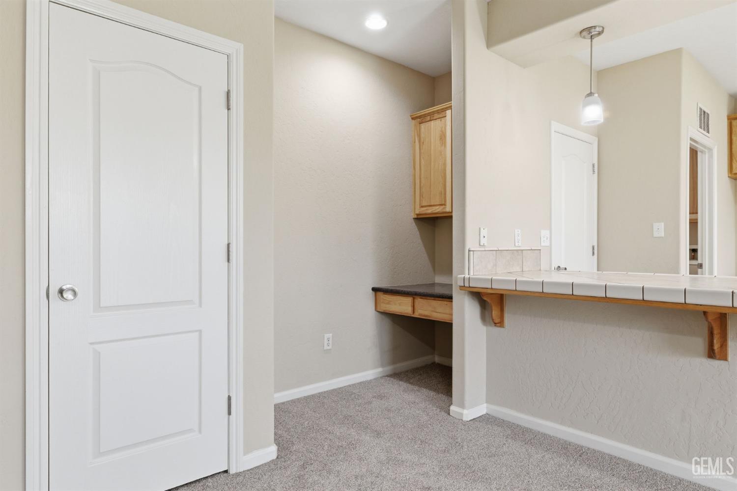 10904 Lewelling Street — photo 8